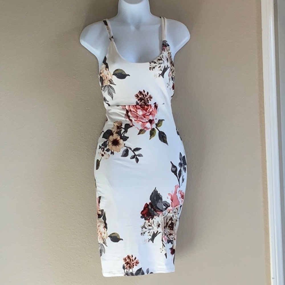 NWT - Joe and Elle  summer floral dress size XS